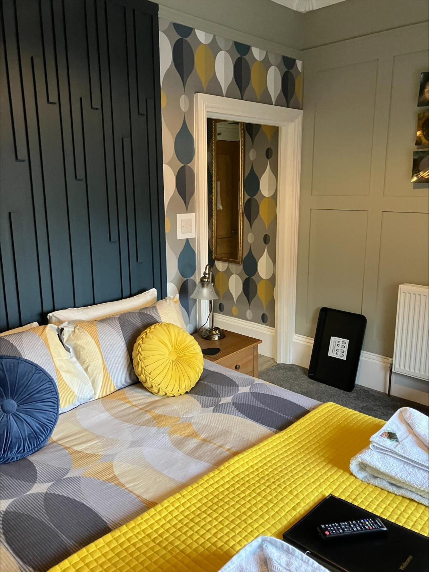 Cornerhouse Guesthouse Penrith Bagian luar foto